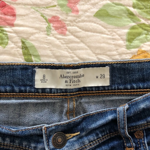 Abercrombie & Fitch denim shorts, waist size 29 - Picture 4 of 4